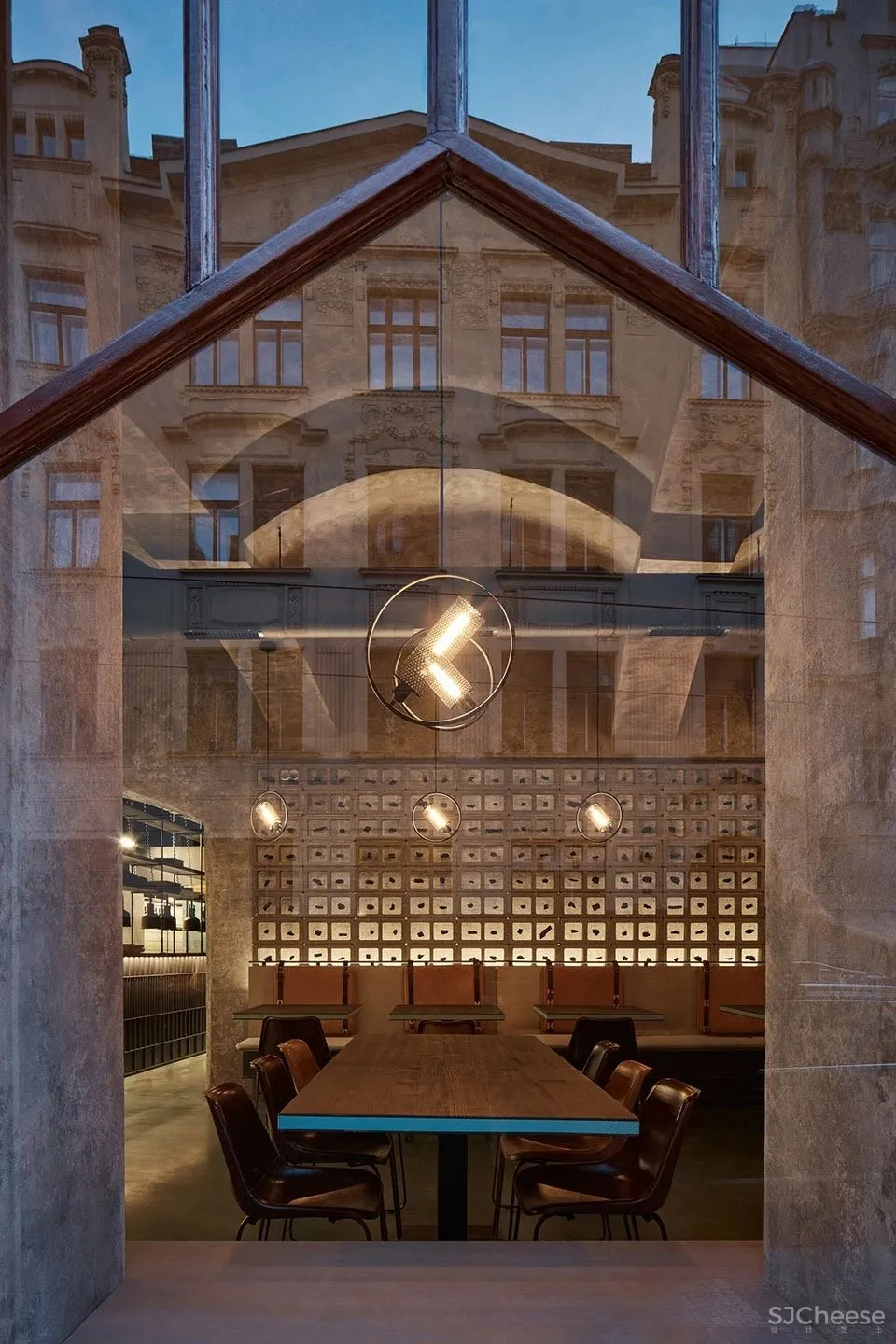 独特的木炭展示概念 布拉格Gran Fierro餐厅 Formafatal