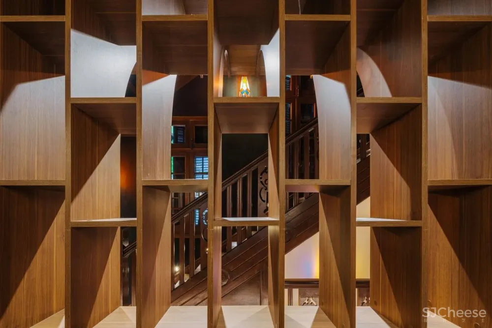 双子座俞挺的两个新作:一座妖的乐园、一个文学爱好者的客厅