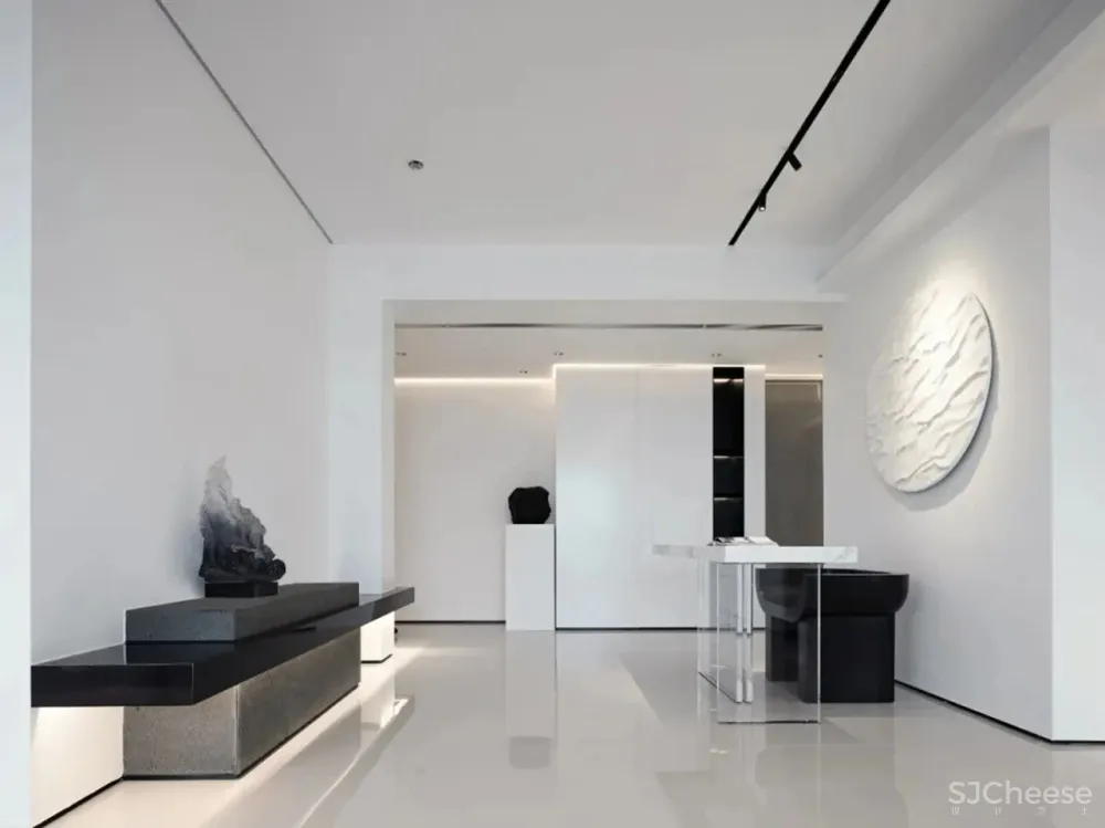 深圳洲际建筑装饰丨极简 黑与白的平衡之道