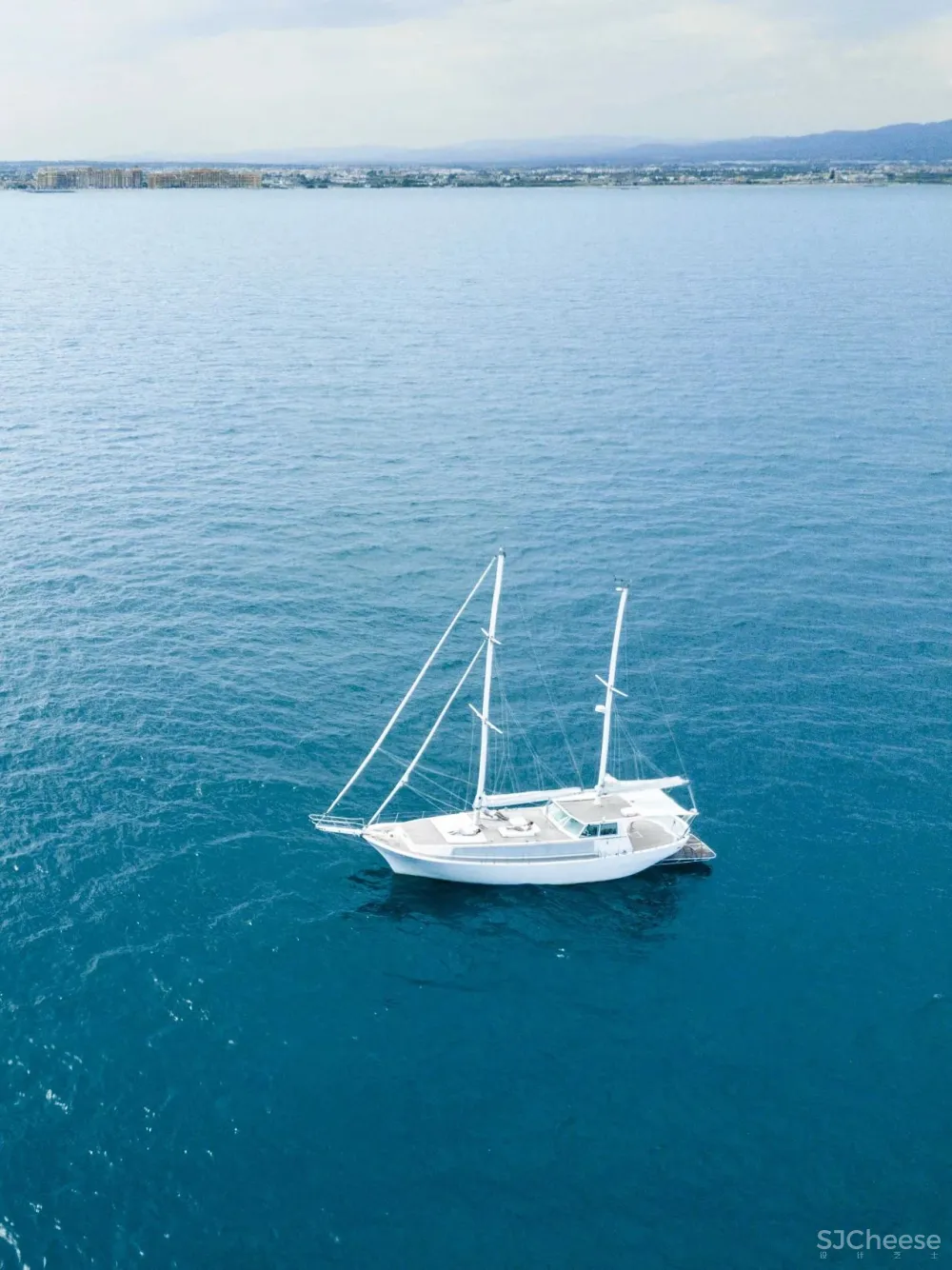 FranSilvestre新作丨漂浮的海上建筑,能移动的豪宅,到底有多香?