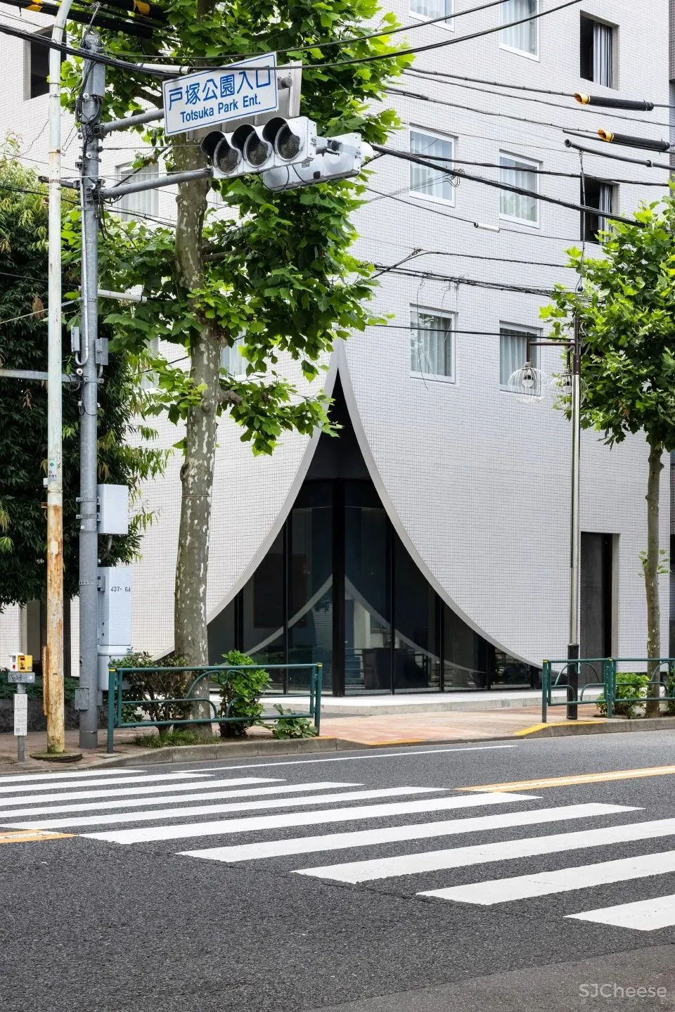 从酒店到公寓的职能转换 东京 灯塔公寓 YSLA architects