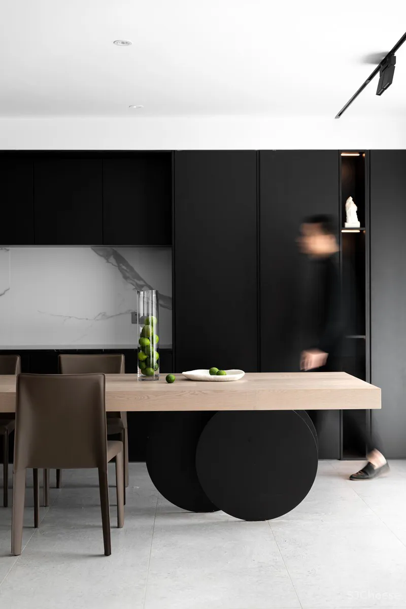 270㎡顶跃私宅,悬浮式楼梯,超有范!