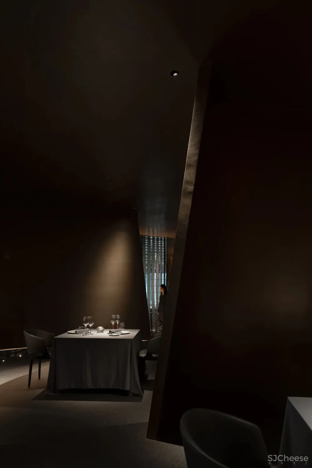 谢培河 隐藏在都市心脏的当代诗意