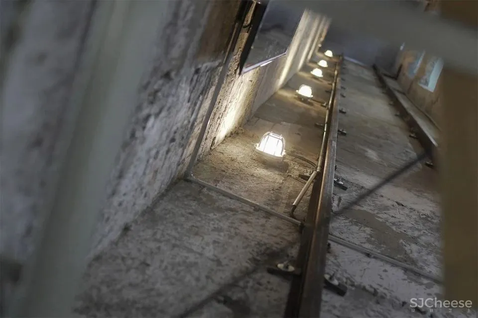 在矿井中发掘有趣的事物 武汉 COZMINE线下集合店 外物 WHY WOULD