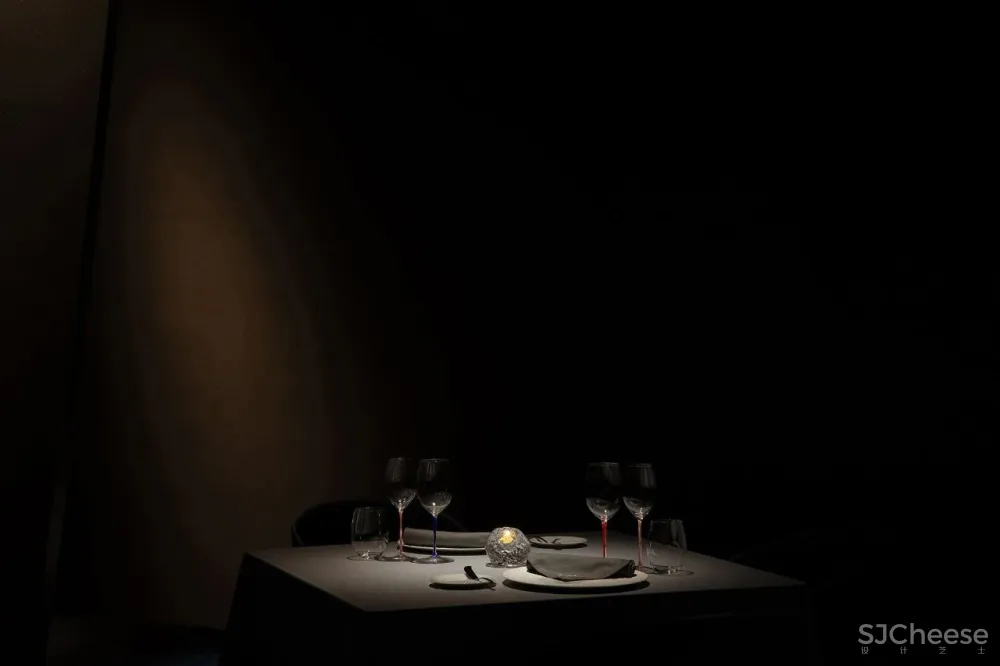 谢培河 隐藏在都市心脏的当代诗意