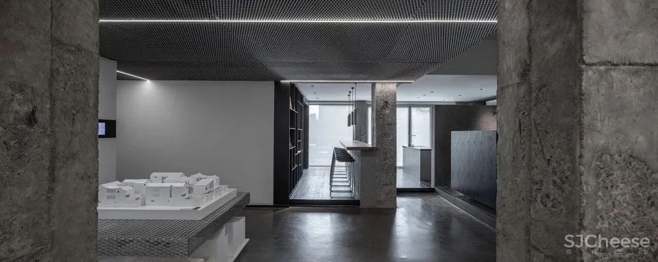 生长的黑盒子 办公空间改造设计