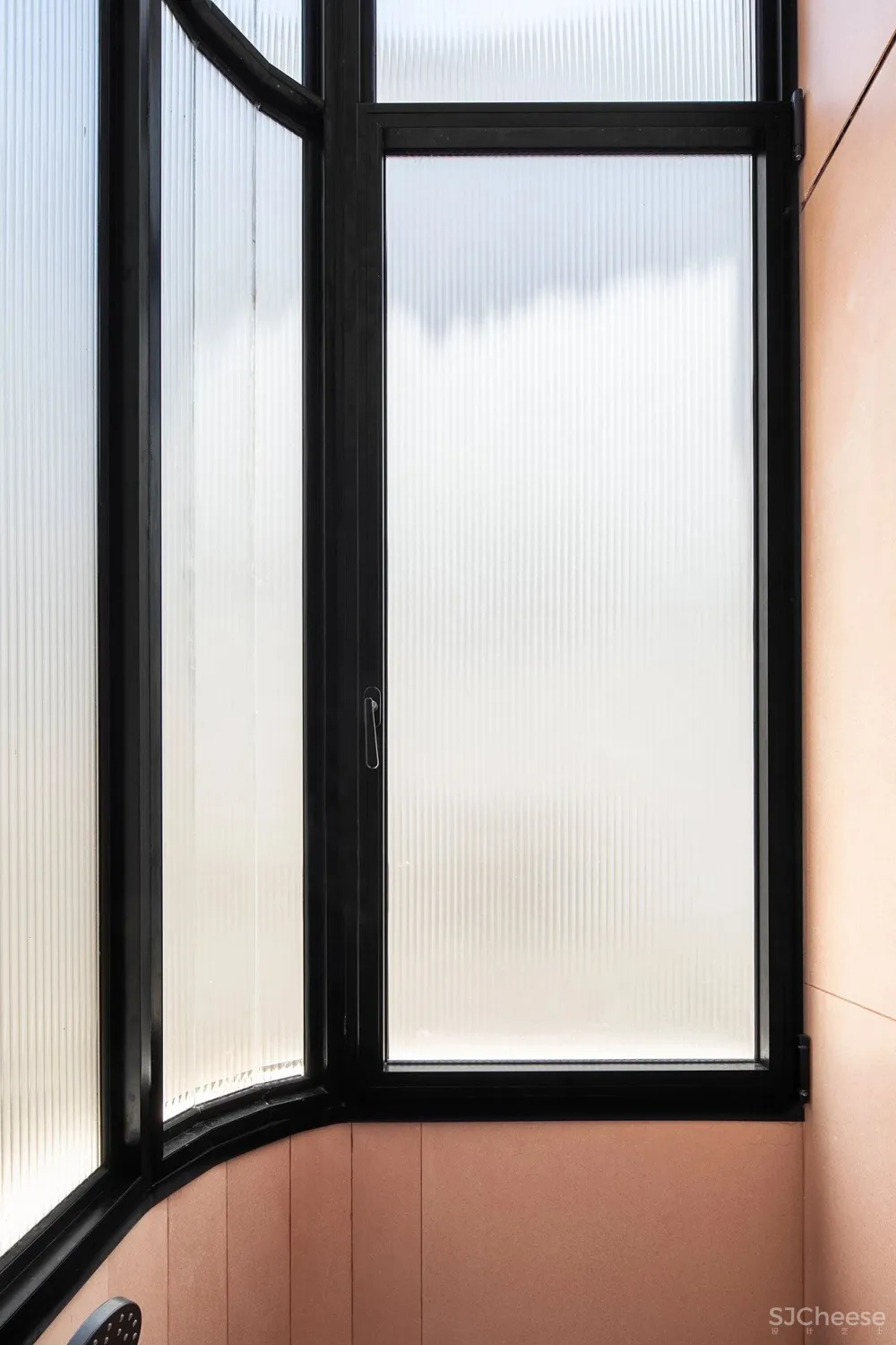 一间被人遗忘的包豪斯式公寓重获新生