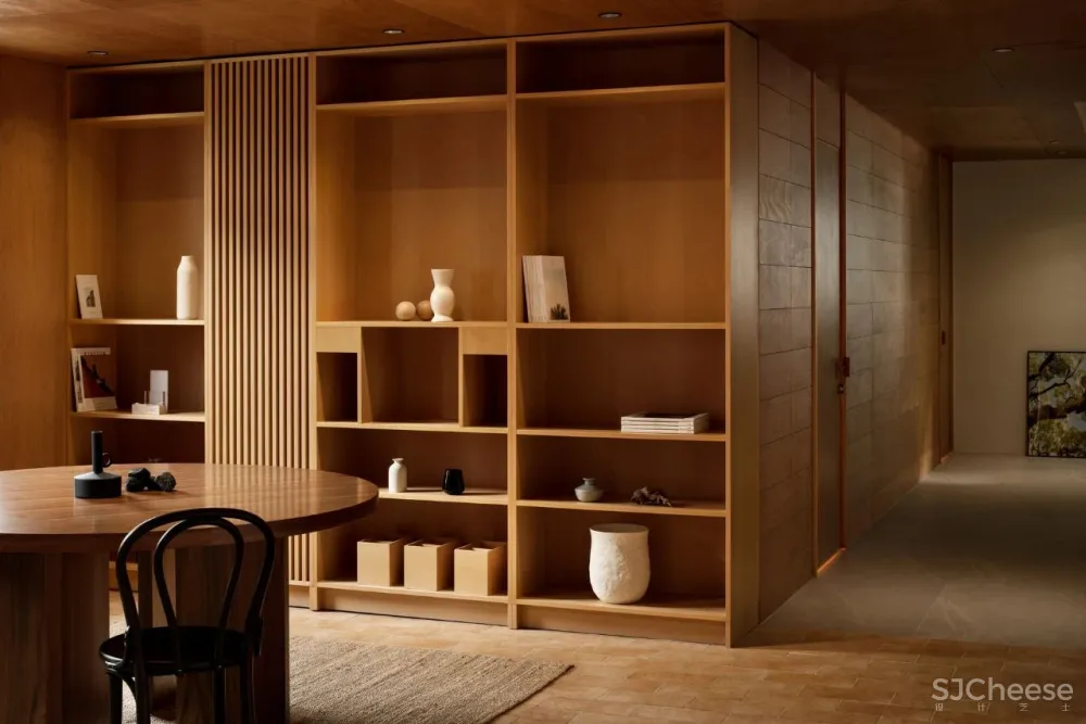 ‘Tanning in the City’ Salon in Seoul by Studio Fragment.