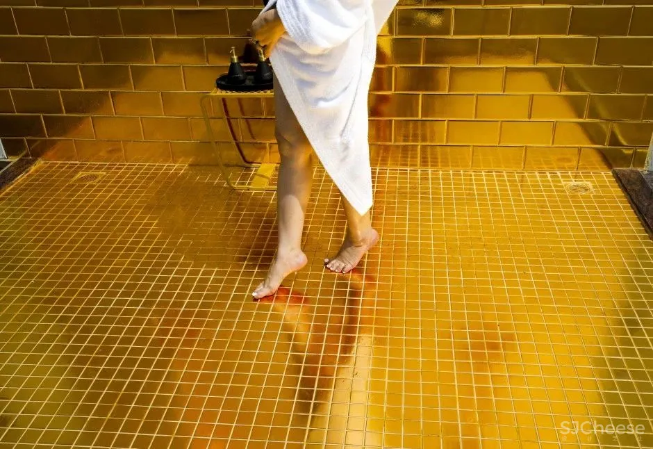 全球首家镀金酒店,究竟是壕气冲天还是俗不可耐?