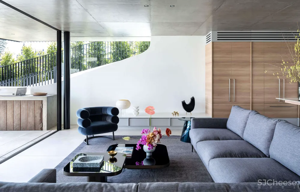 不落俗套的海景别墅,混凝土勾勒雕塑外观,太牛了!