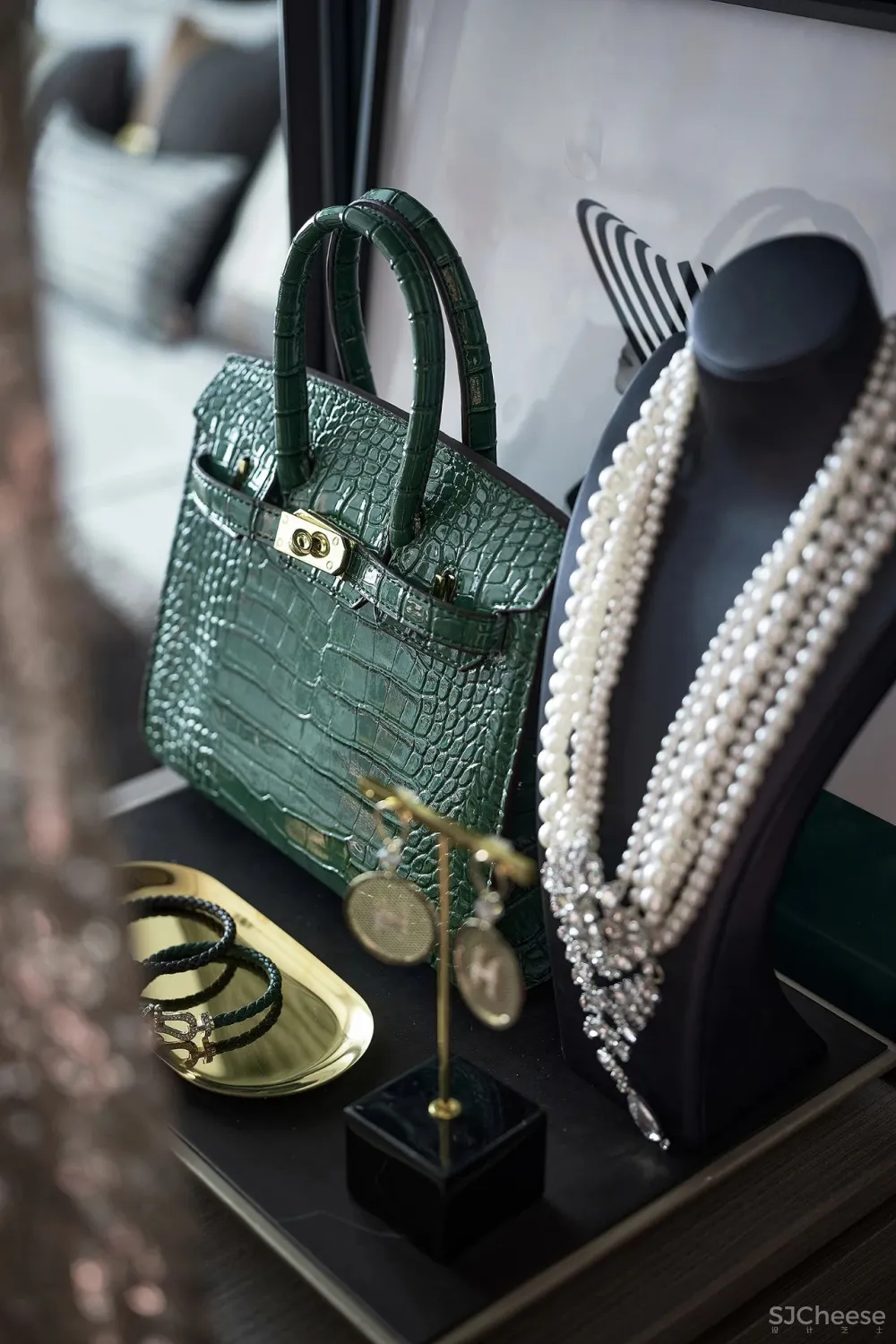 CLV-中海：时尚与温雅邂逅，打造城市里的时光书局！