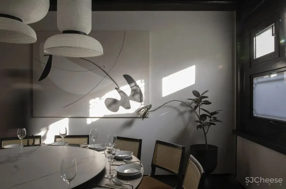 新作 融入胡同生活 北京 渔芙南隐海私厨 门里设计