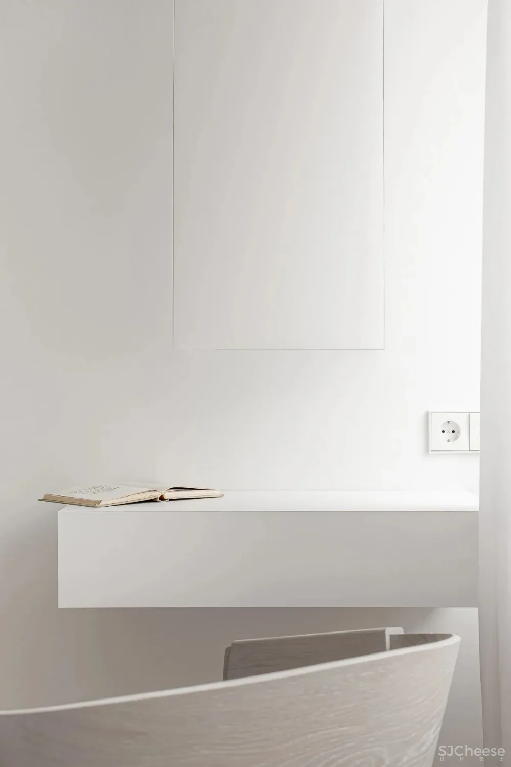 Kanstantsin Remez-极简主义和朴素美学