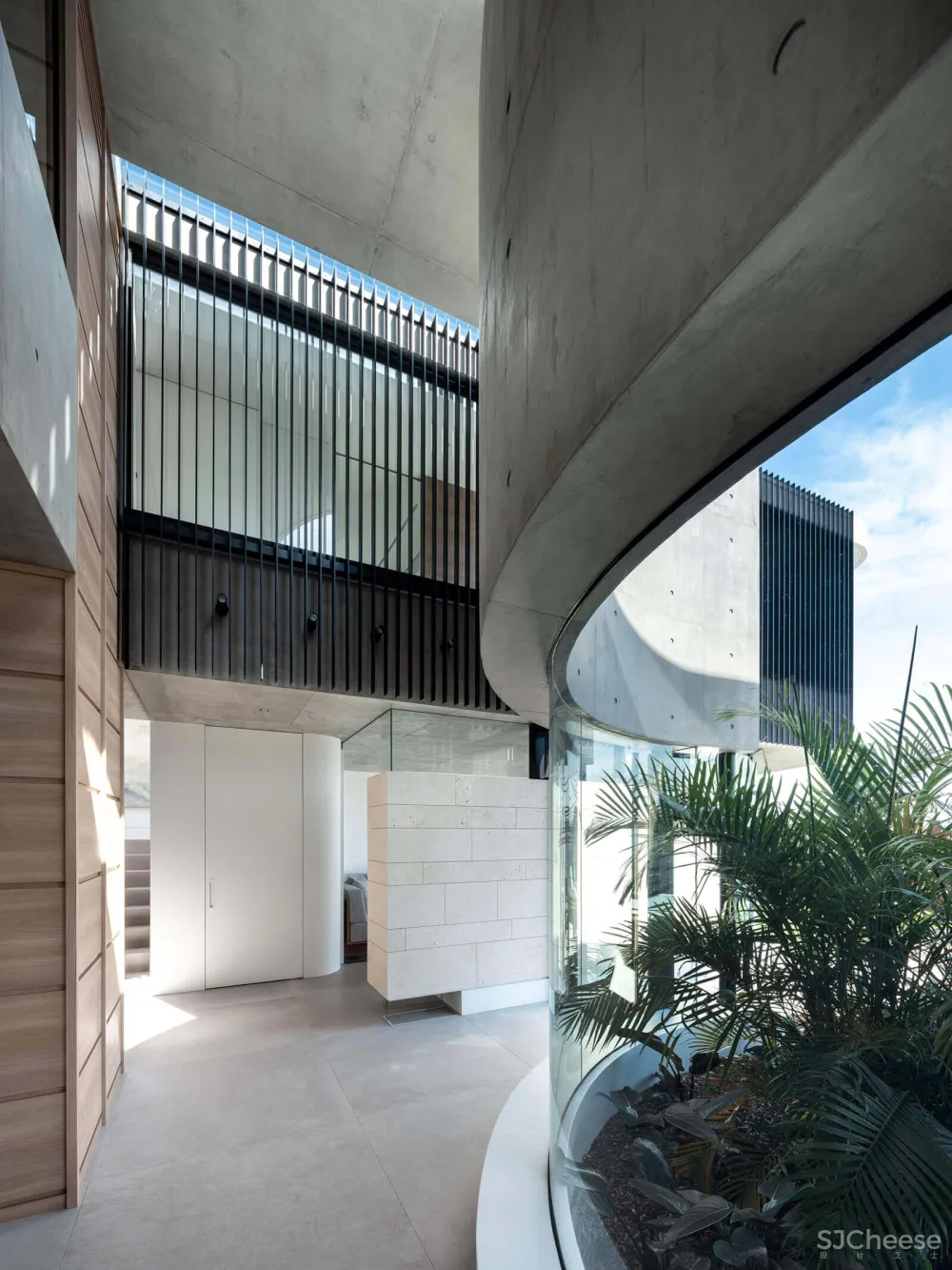 不落俗套的海景别墅,混凝土勾勒雕塑外观,太牛了!