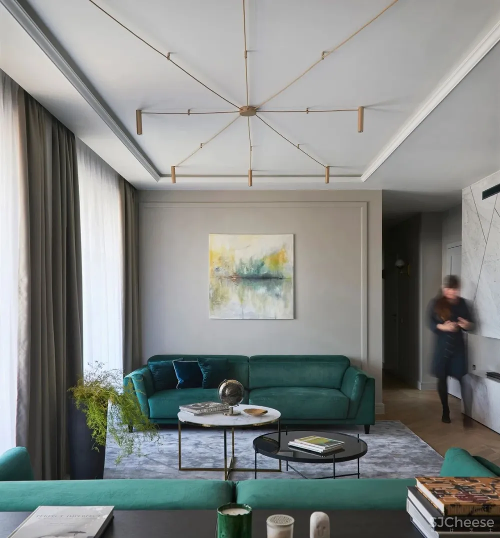 Andrea Szakos 顶层豪宅的色彩软装