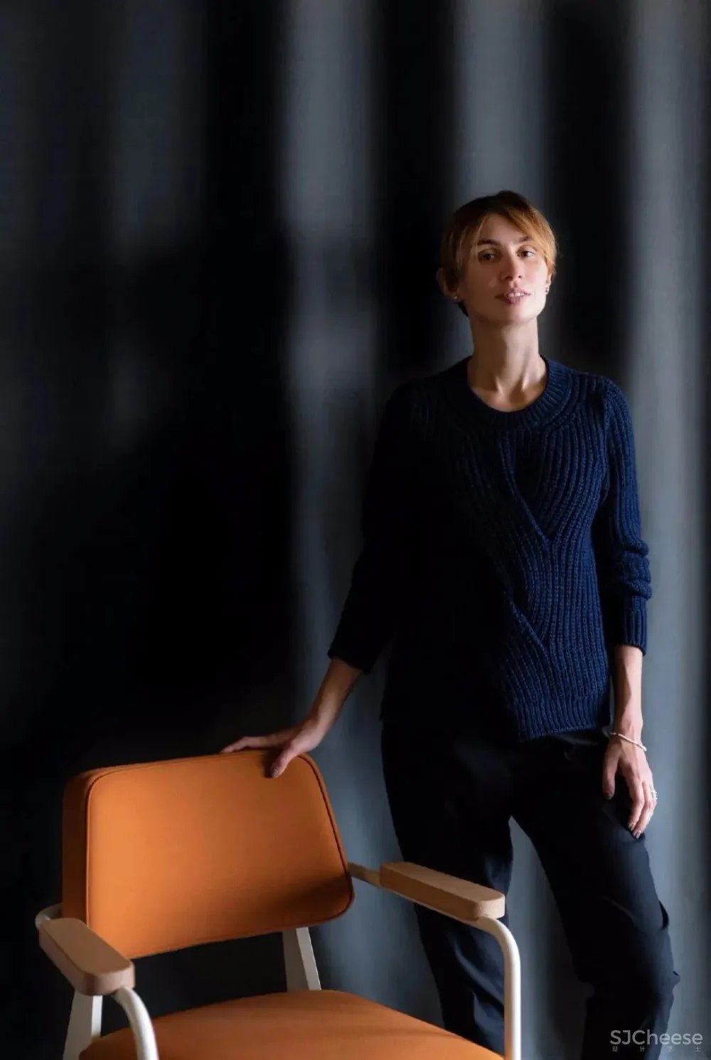 78㎡的单身简约公寓，竟只用2扇门搞定空间布局？