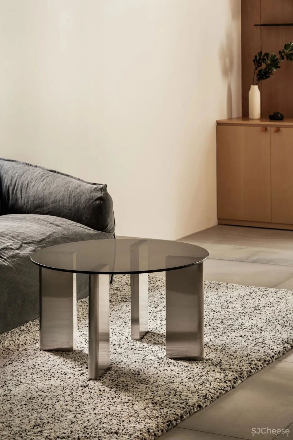 ‘Tanning in the City’ Salon in Seoul by Studio Fragment.