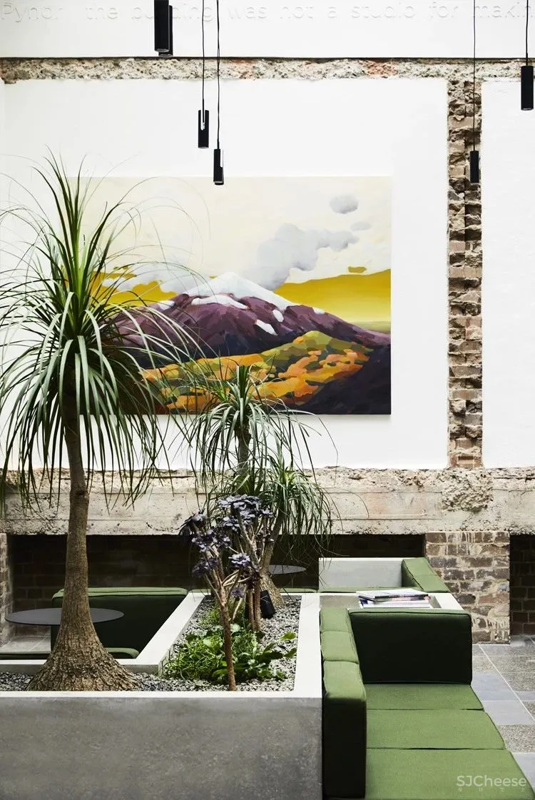 老仓库改酒店,粗糙的样子也很美