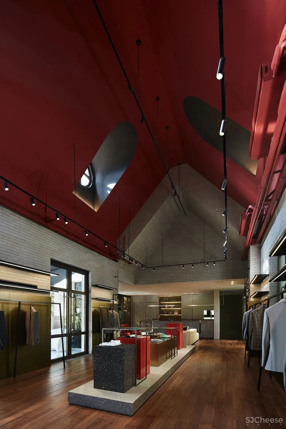 方磊 Smelix 仕觅男装高定,上海老建筑的沉浸式时尚秀场