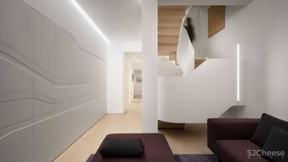 老房改造,简约设计+天窗,完美解决采光问题!