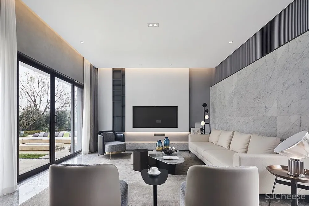 纯净而内敛，大隐于日光的莫兰迪美宅