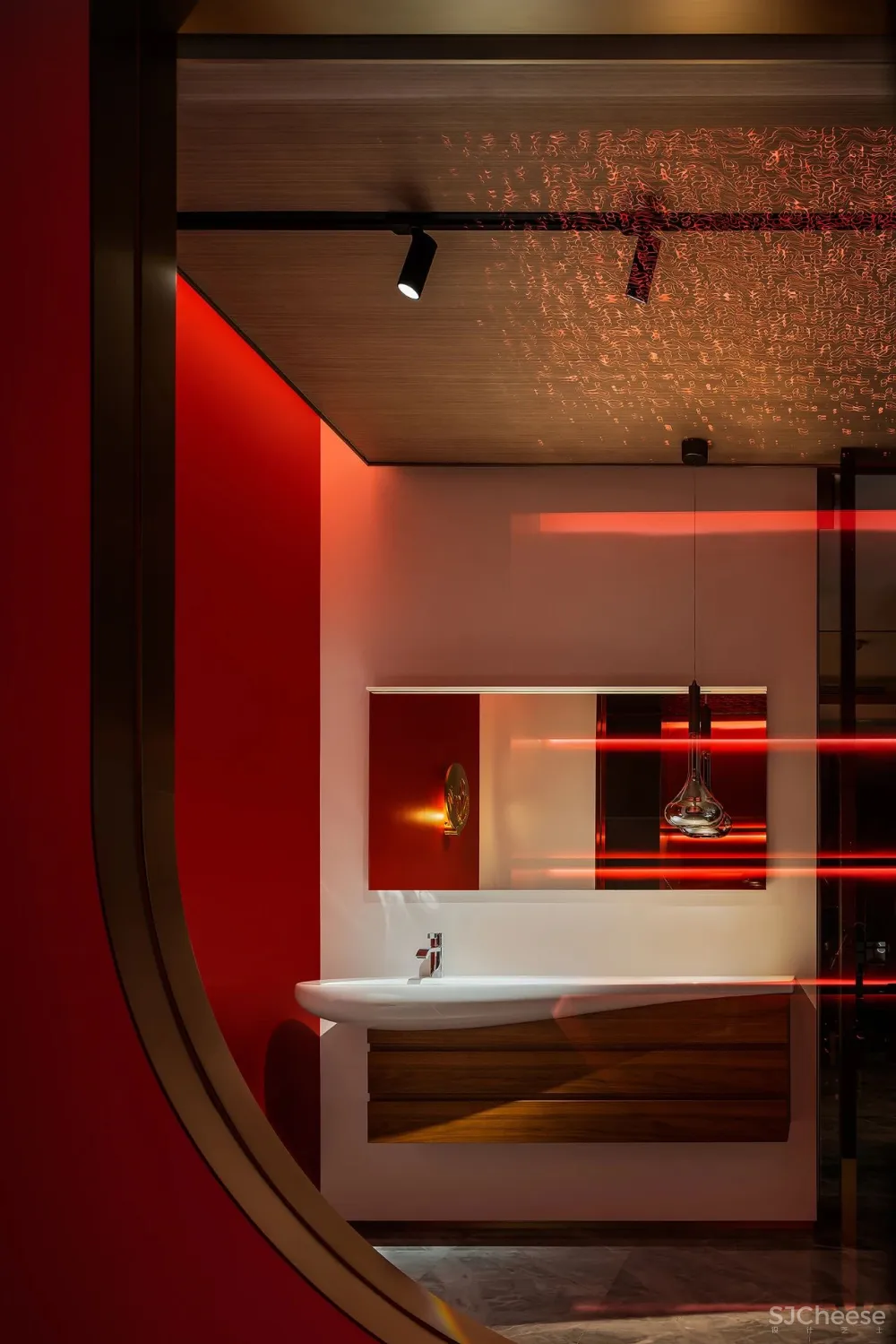 曾建龙：用设计绘写生活，触及有温度的质感！