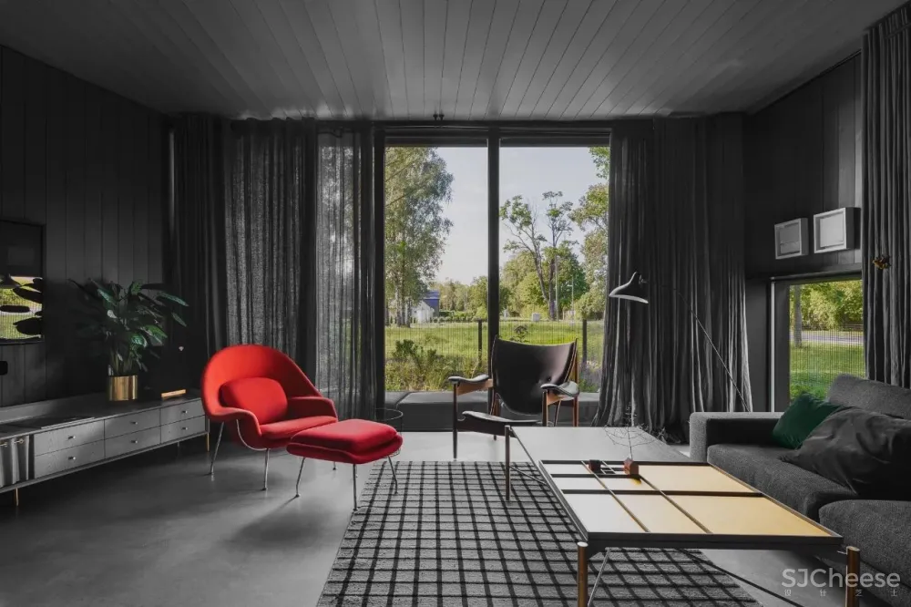 189m²黑色系别墅,藏于林间的避世居所