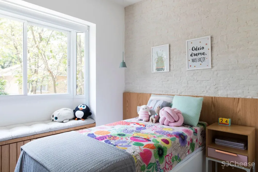 两位金融精英与他们的三个孩子,就要这一份舒缓与无压的生活空间