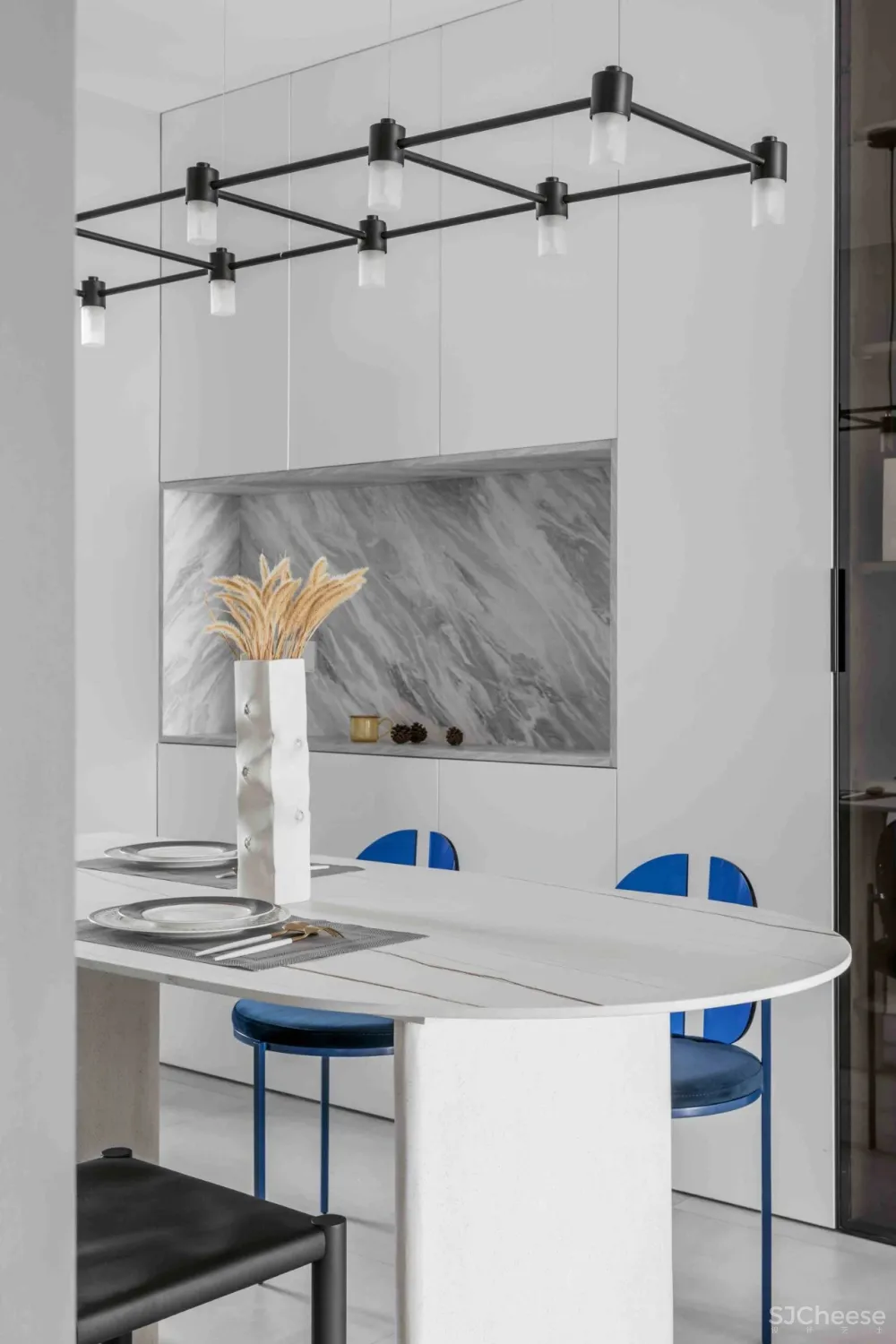 无主灯的极简调性，张弛有度的三代同堂之家｜禄本设计