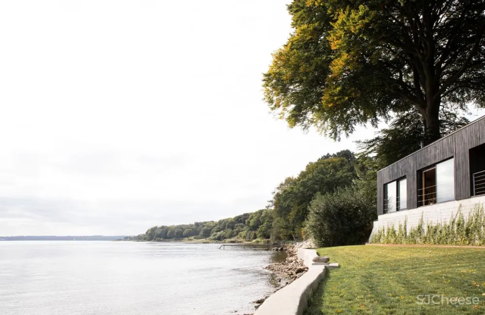 Norm Architects新作|“边境”湖边小屋,北欧式的简约设计美学