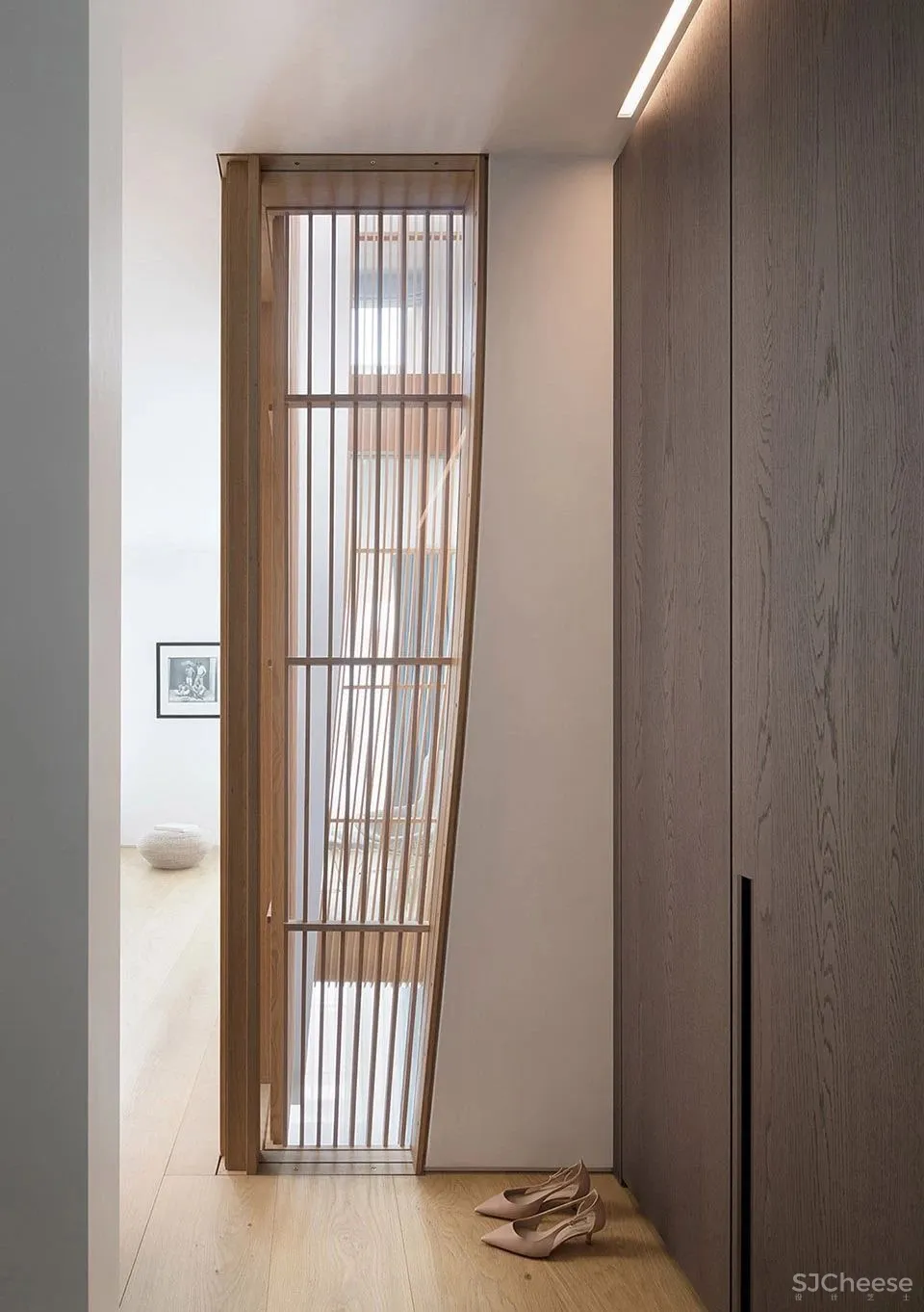 老房改造,简约设计+天窗,完美解决采光问题!