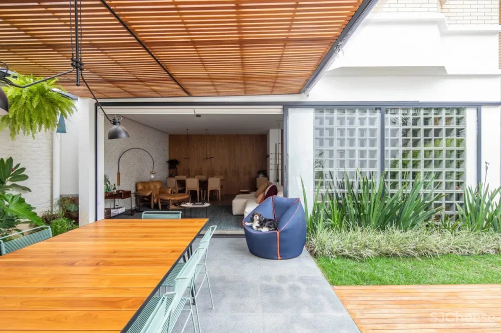 两位金融精英与他们的三个孩子,就要这一份舒缓与无压的生活空间