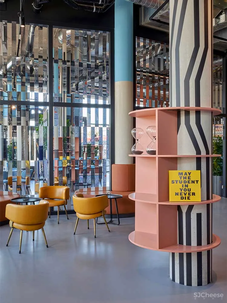 酒店还有共享办公,公区配置也「不讲武德」,网友:联合办公感觉要凉?