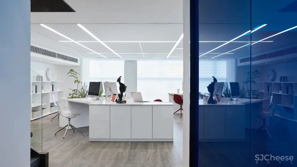 如墨设计|创意美学玩转空中Loft办公样板