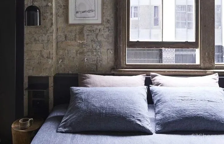 老仓库改酒店,粗糙的样子也很美