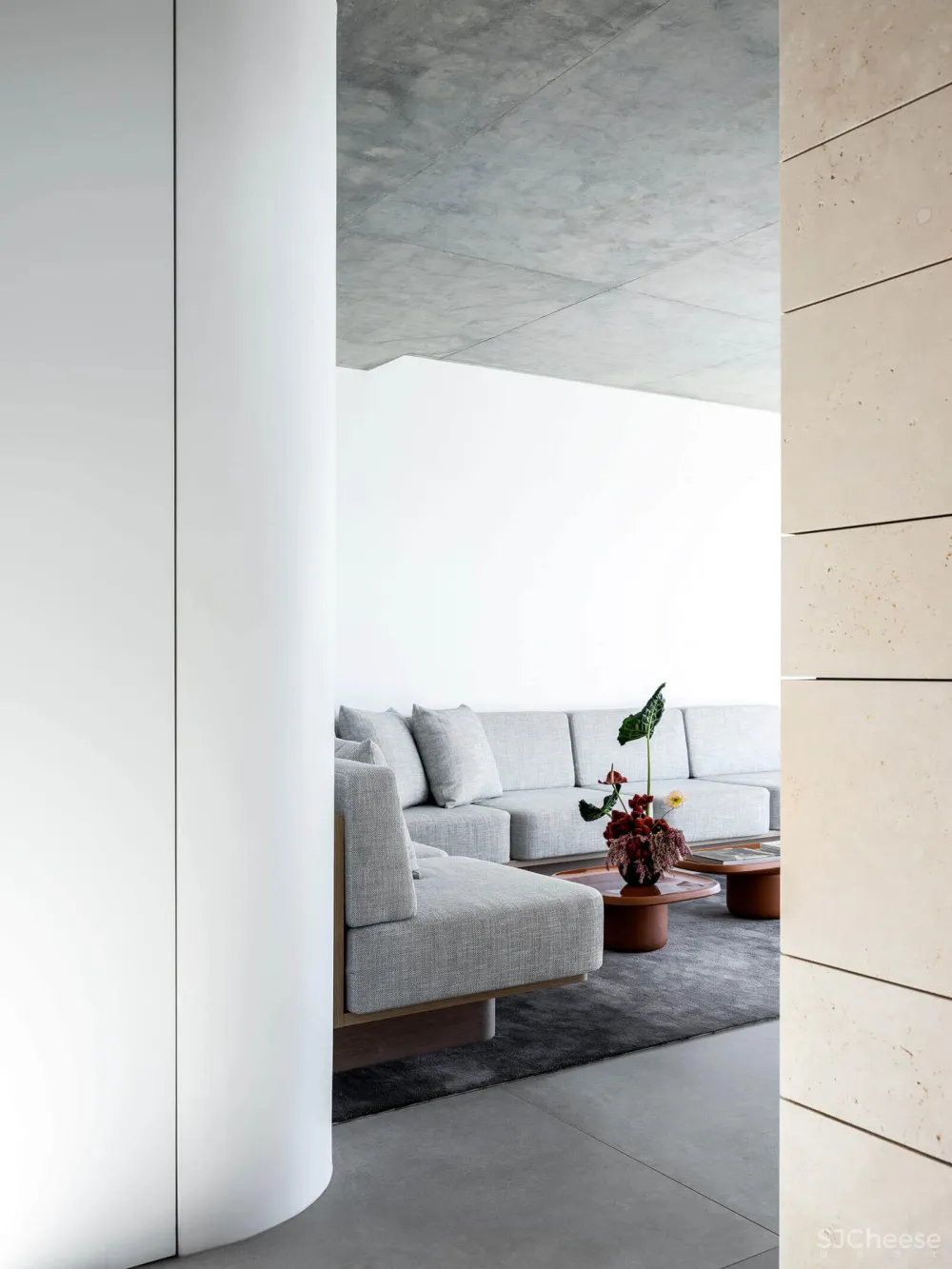 不落俗套的海景别墅,混凝土勾勒雕塑外观,太牛了!