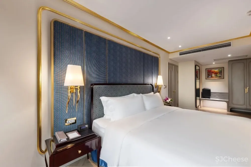 全球首家镀金酒店,究竟是壕气冲天还是俗不可耐?