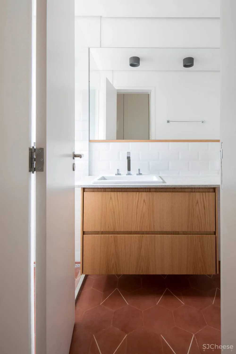 两位金融精英与他们的三个孩子,就要这一份舒缓与无压的生活空间