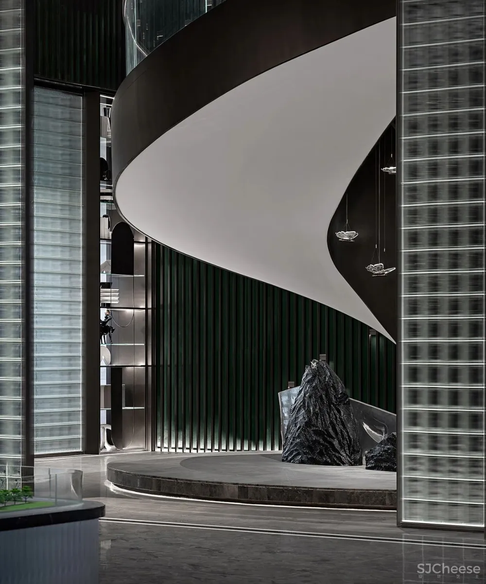 伍玛设计：翩然蝶羽，绽放生之美的灵动绝境！