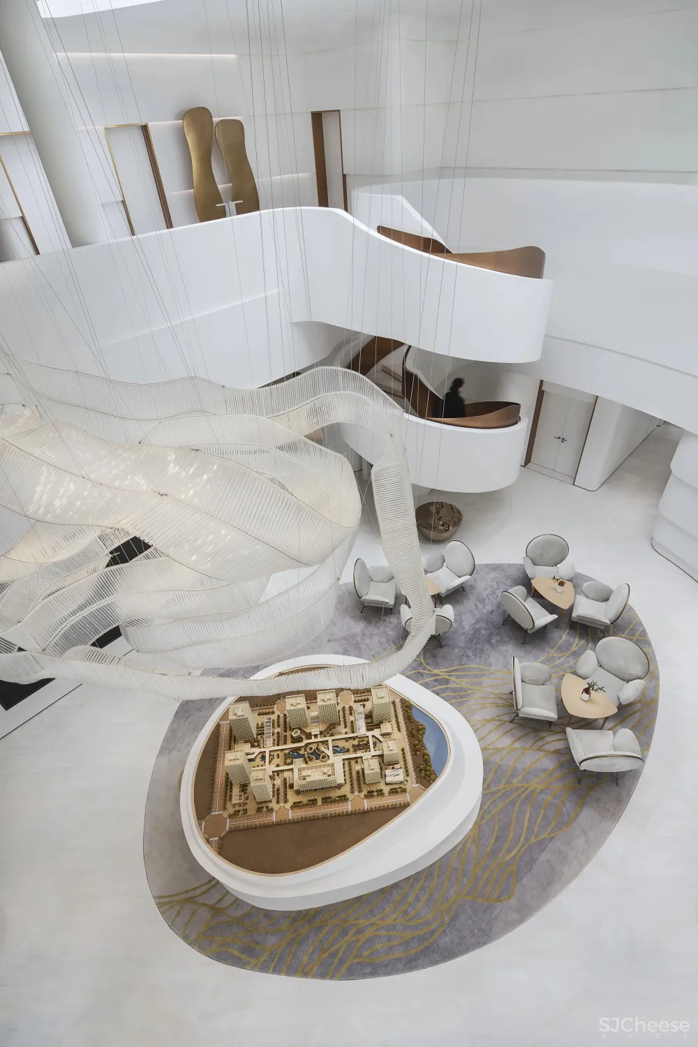 邂逅浪漫海岸，与这座售楼处一起乘风破浪丨斯库图拉