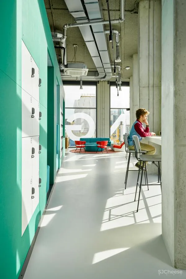 酒店还有共享办公,公区配置也「不讲武德」,网友:联合办公感觉要凉?