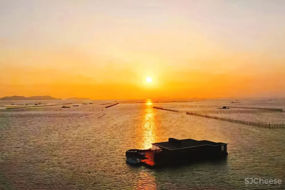 福建小哥租下一片海,造600㎡漂浮大平层:我随时可以与世隔绝