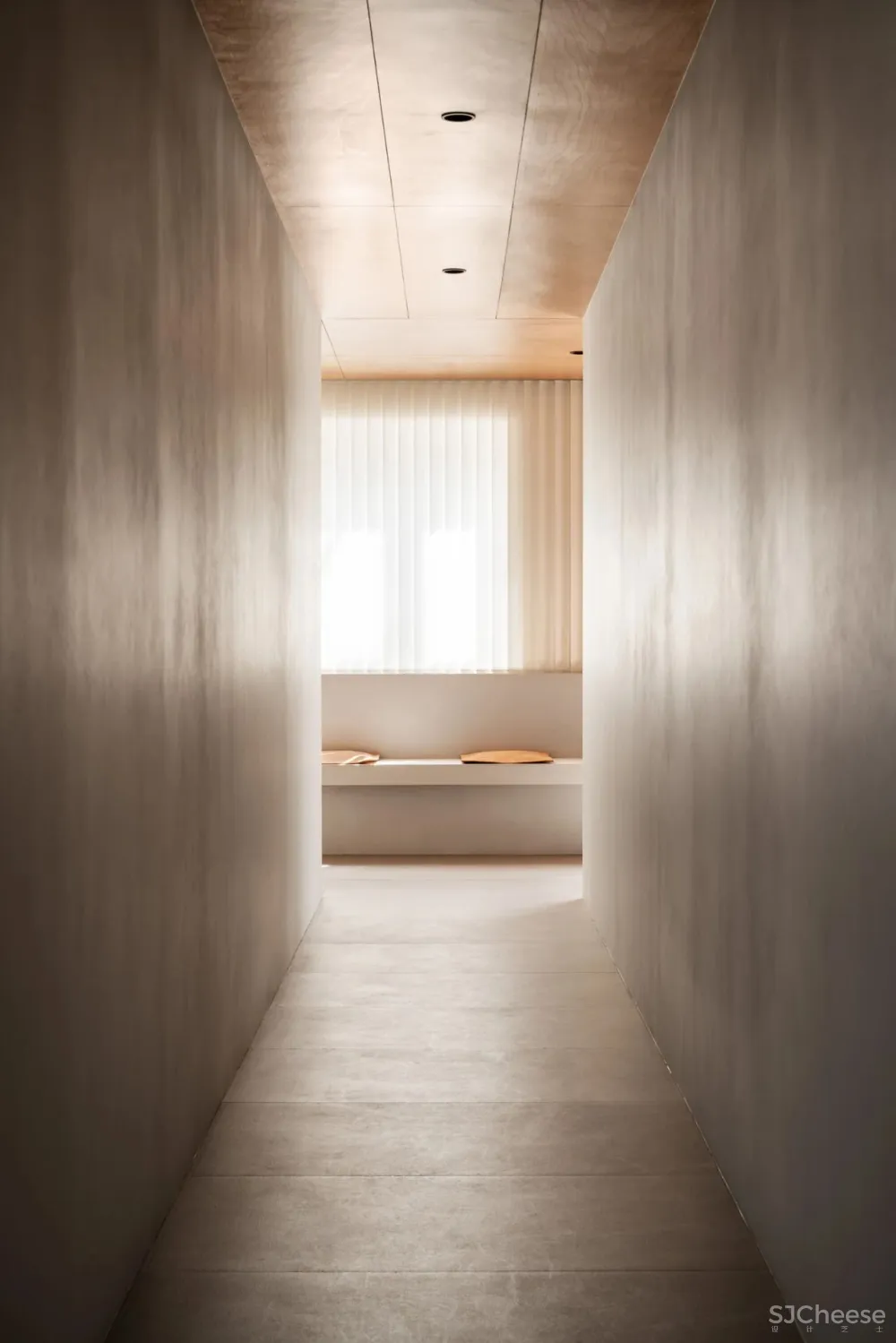 ‘Tanning in the City’ Salon in Seoul by Studio Fragment.