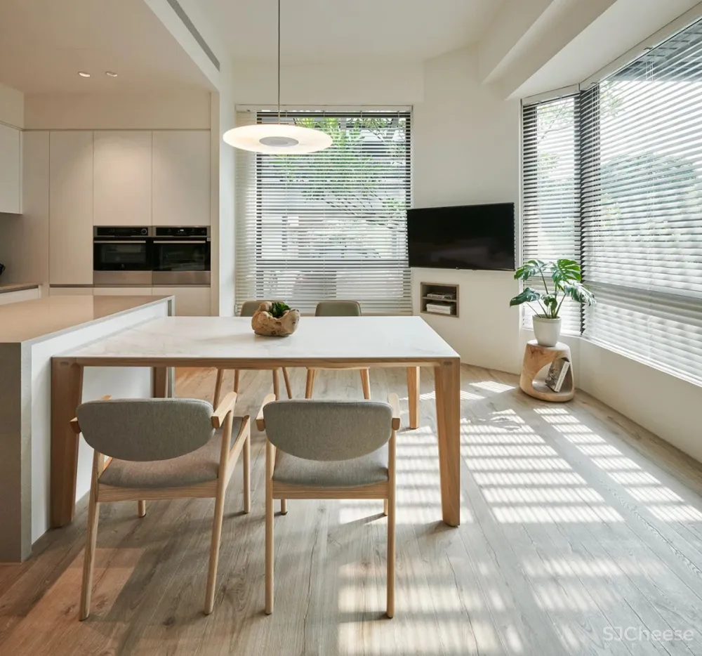 城市蜗居和郊区别墅你选哪个?网友:我要带泳池的!