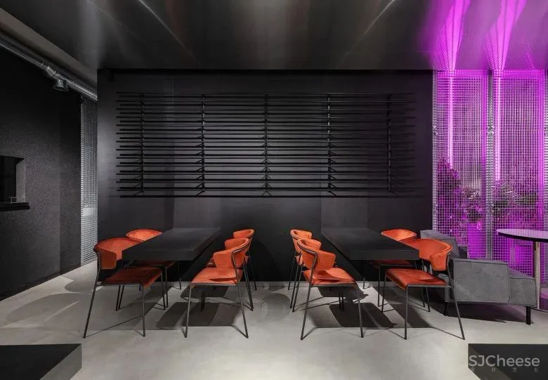 “暗黑风”咖啡厅,不锈钢创造迷离效果