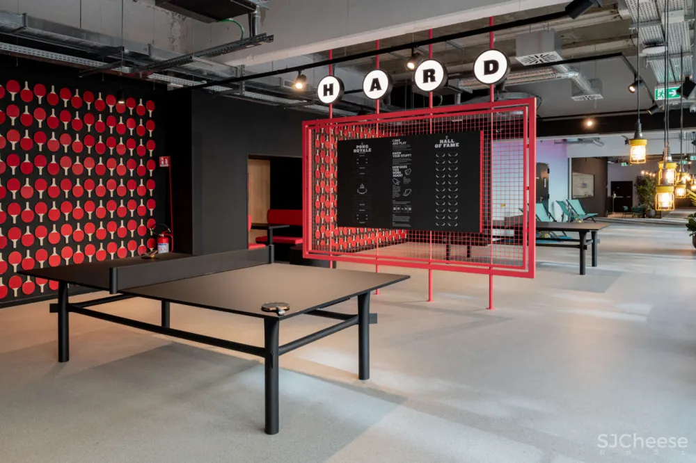 酒店还有共享办公,公区配置也「不讲武德」,网友:联合办公感觉要凉?