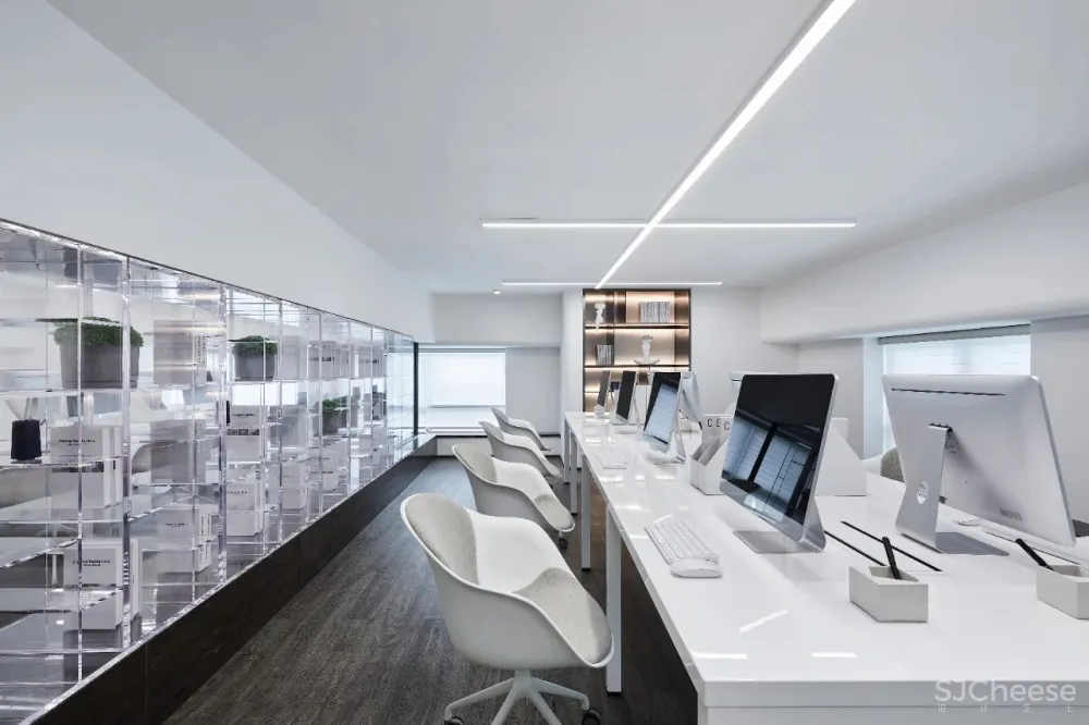 如墨设计|创意美学玩转空中Loft办公样板