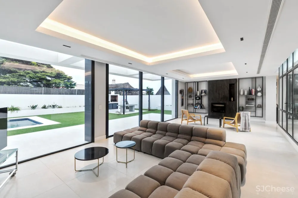 只有这座白色海滨别墅,才配得上加的斯这片海