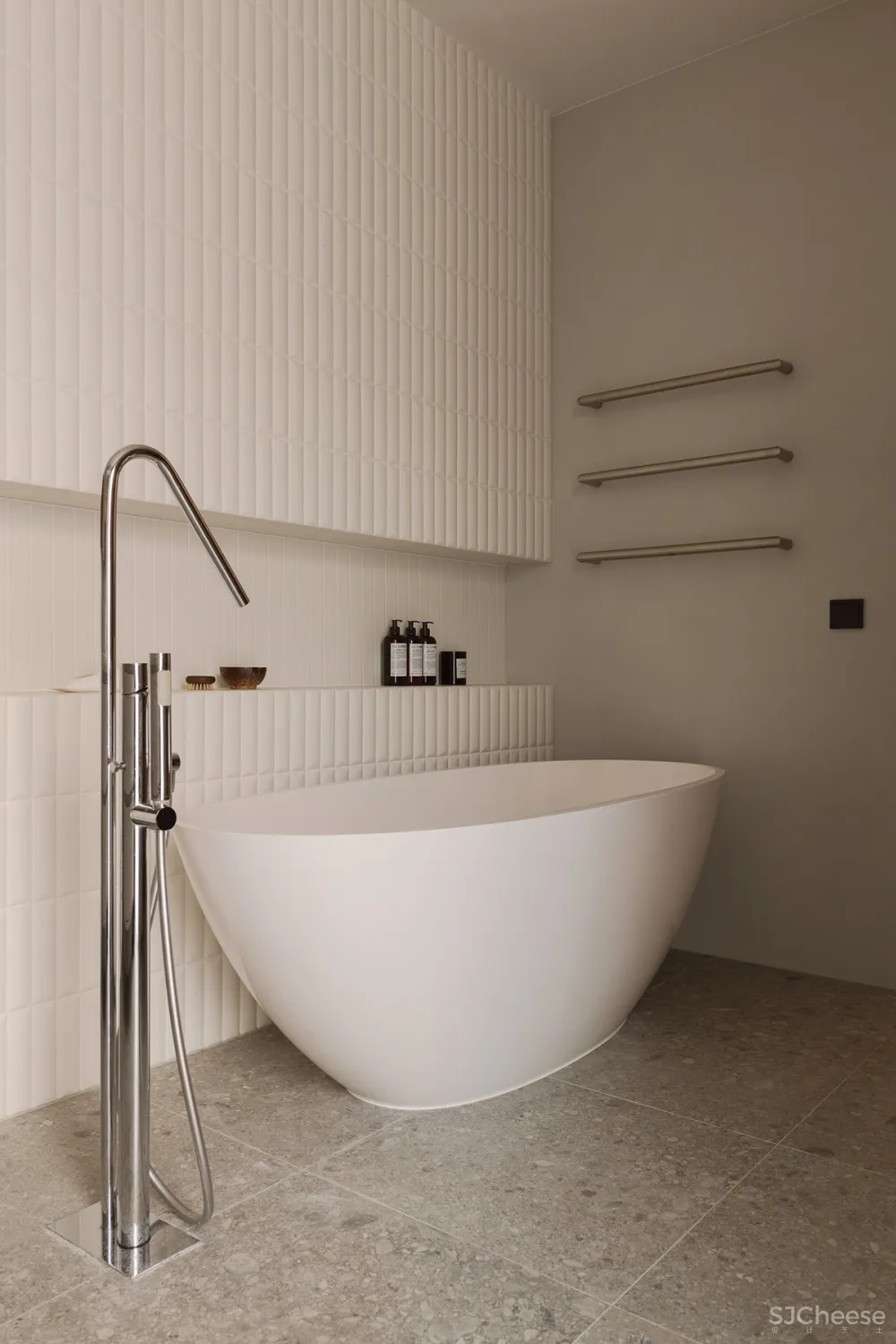 暖色系现代公寓,木饰面这样装个性又精致