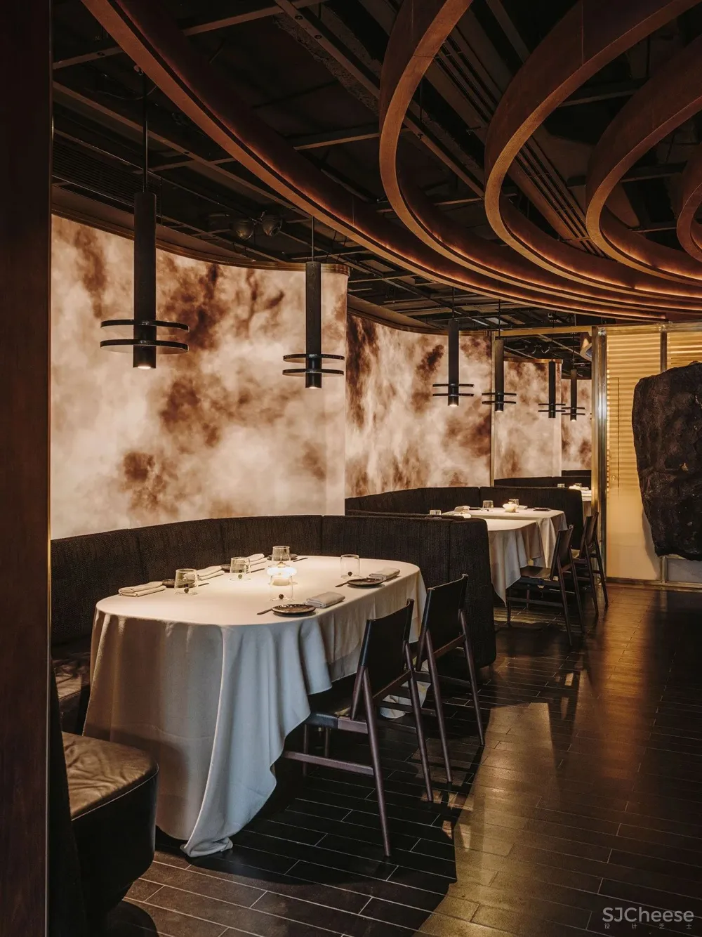 木炭烧烤的原始乐趣,西班牙